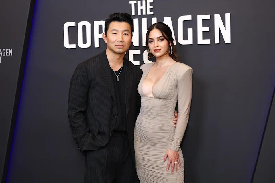 刘思慕与梅莉莎·巴雷拉出席新作首映