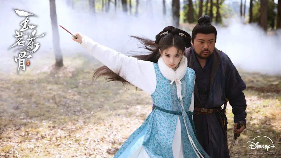 古力娜扎饰演荣善宝