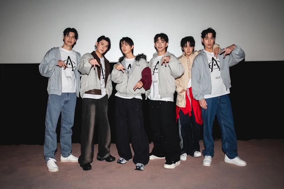 男公馆演员合影