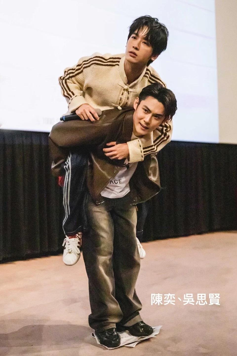 影集《男公馆》演员群陈奕、吴思贤。