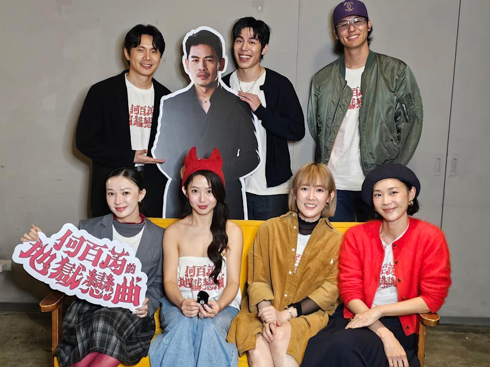 阿Ken用人形立牌现身。（图／彼此影业）