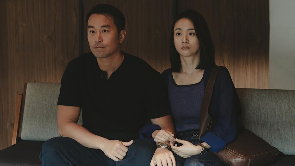 张孝全（左）与林依晨在《深度安静》中的对手戏张力十足，在对话与沉默之间迸发强烈情绪火花。风起娱乐提供