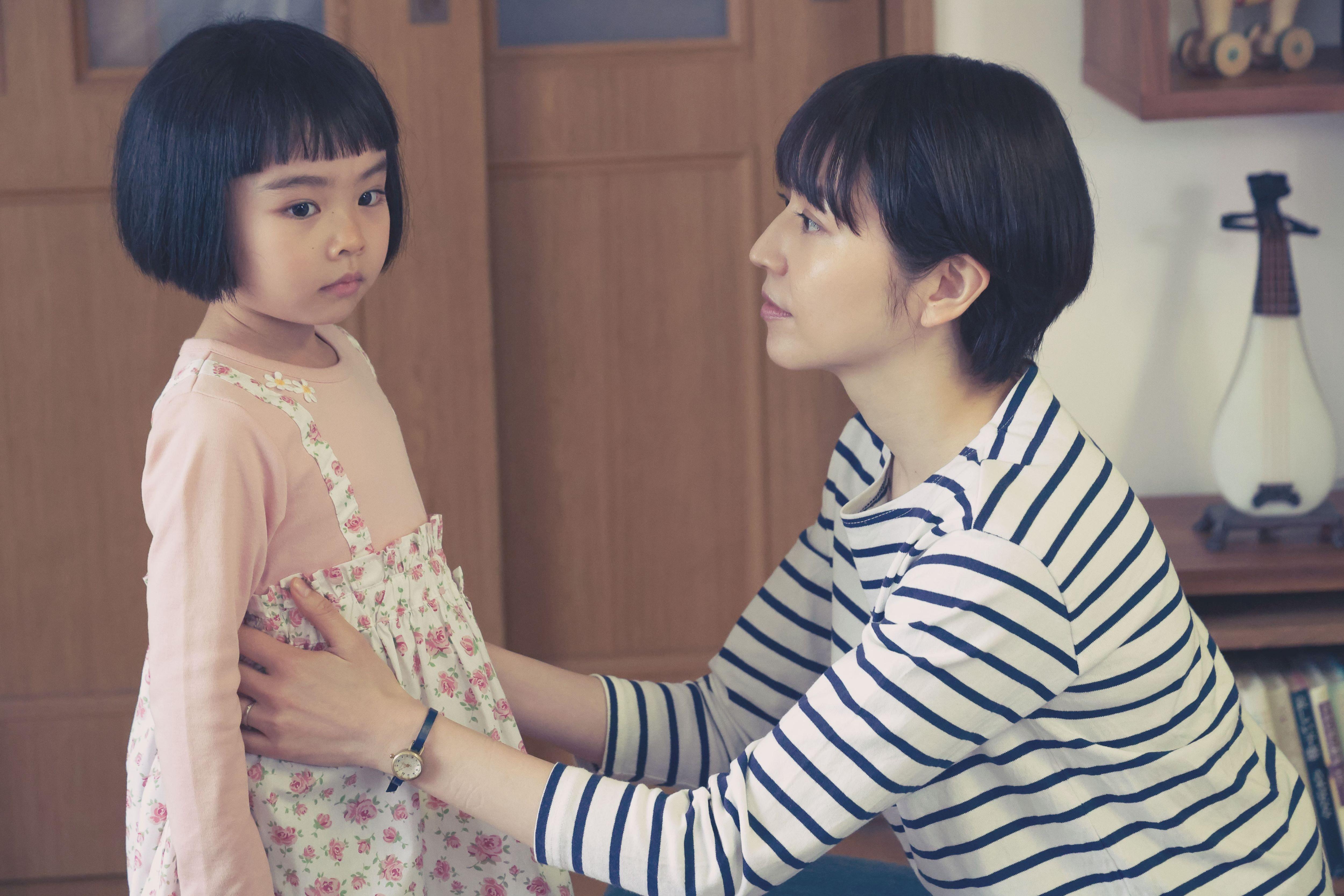 长泽雅美主演惊悚新片“鬼娃娃”演技爆发崩溃大哭推人偶逛百货惹侧目